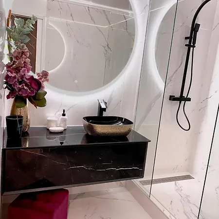 Appartement Avec Balcon Proche Du Port Saint-raphael *